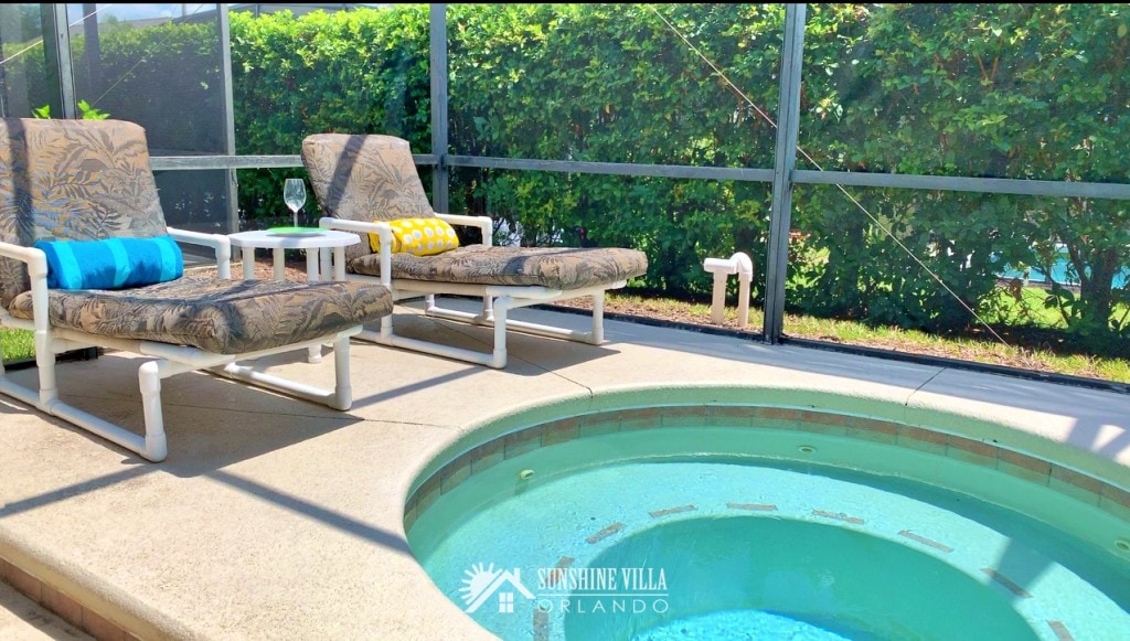 Lounge Chairs Overlooking Outdoor Spa in Orlando